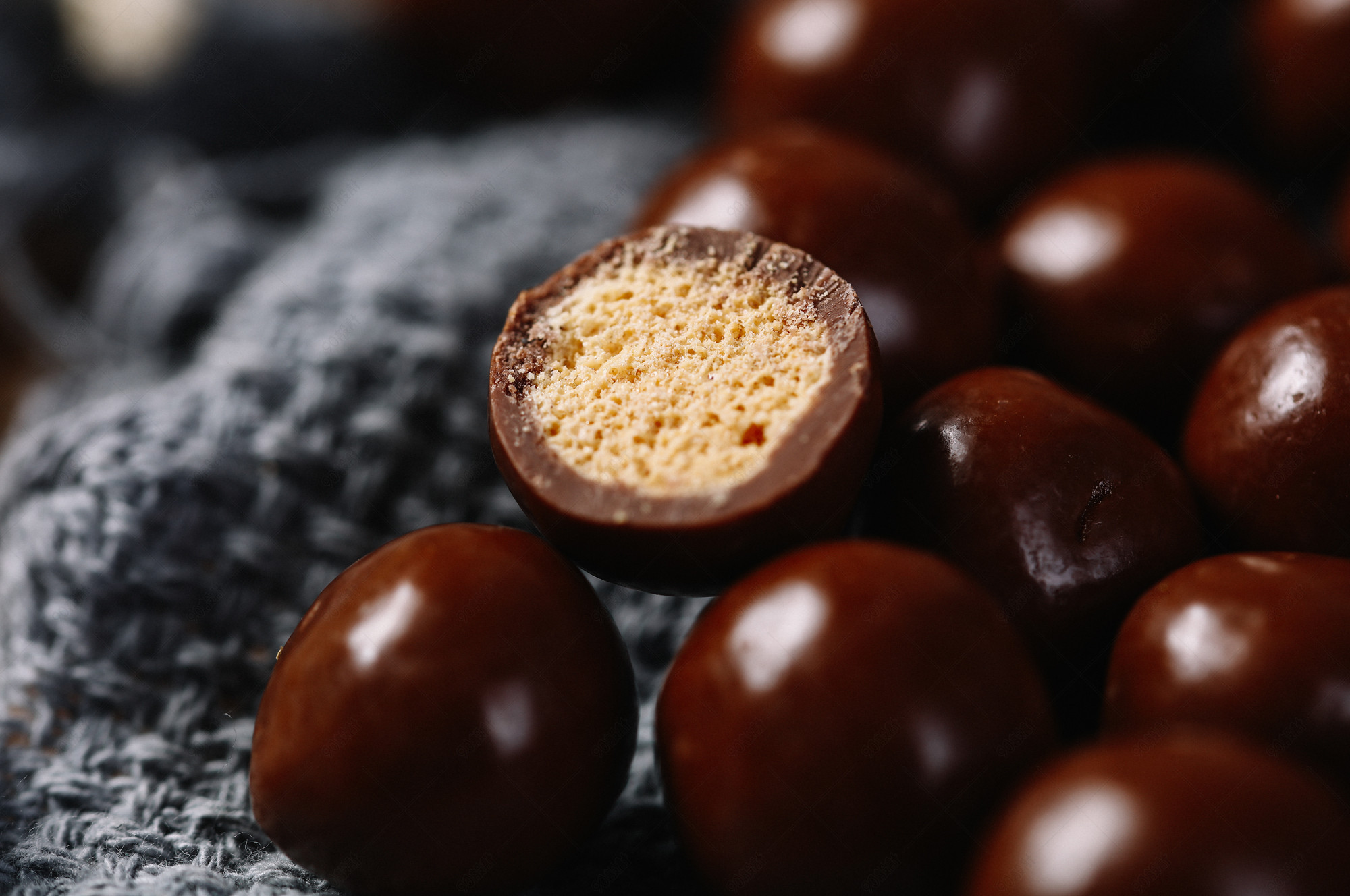 麦丽素饼干细节实拍摄影图