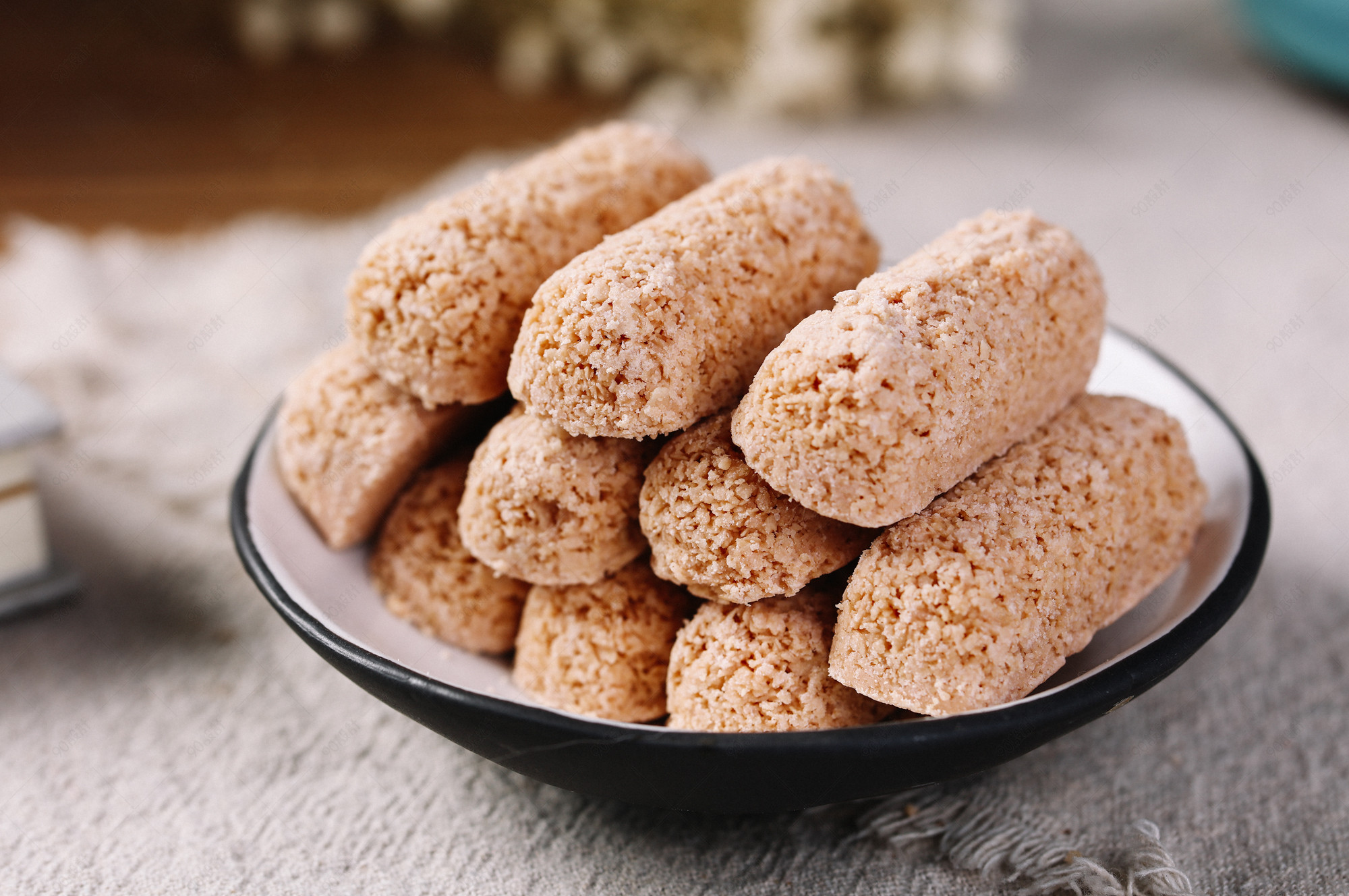 燕麦酥美食零食饼干摆拍摄影图