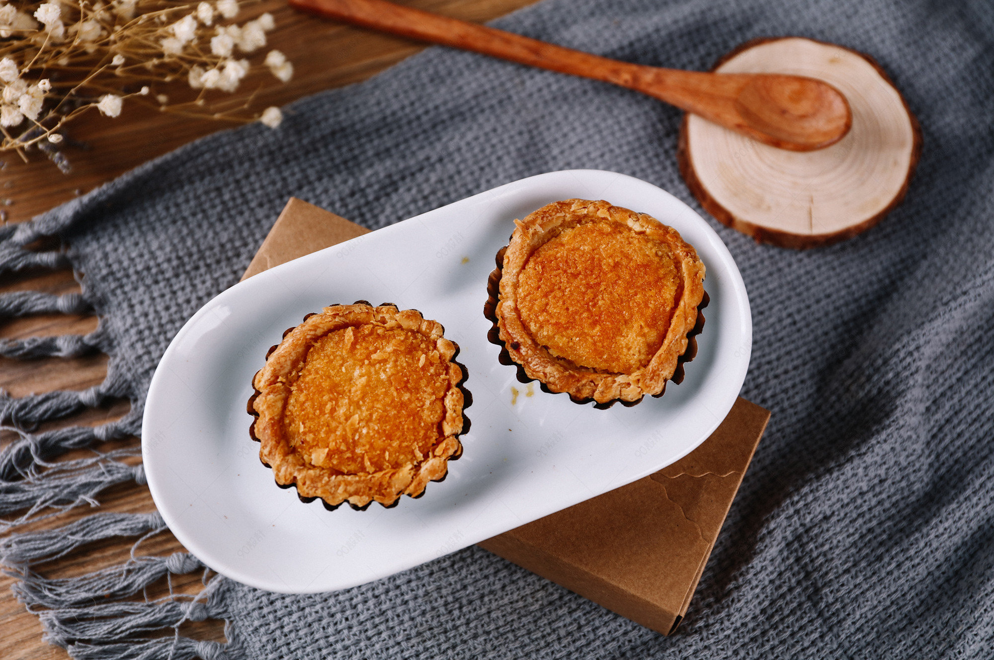 椰子饼糕点甜品摄影图