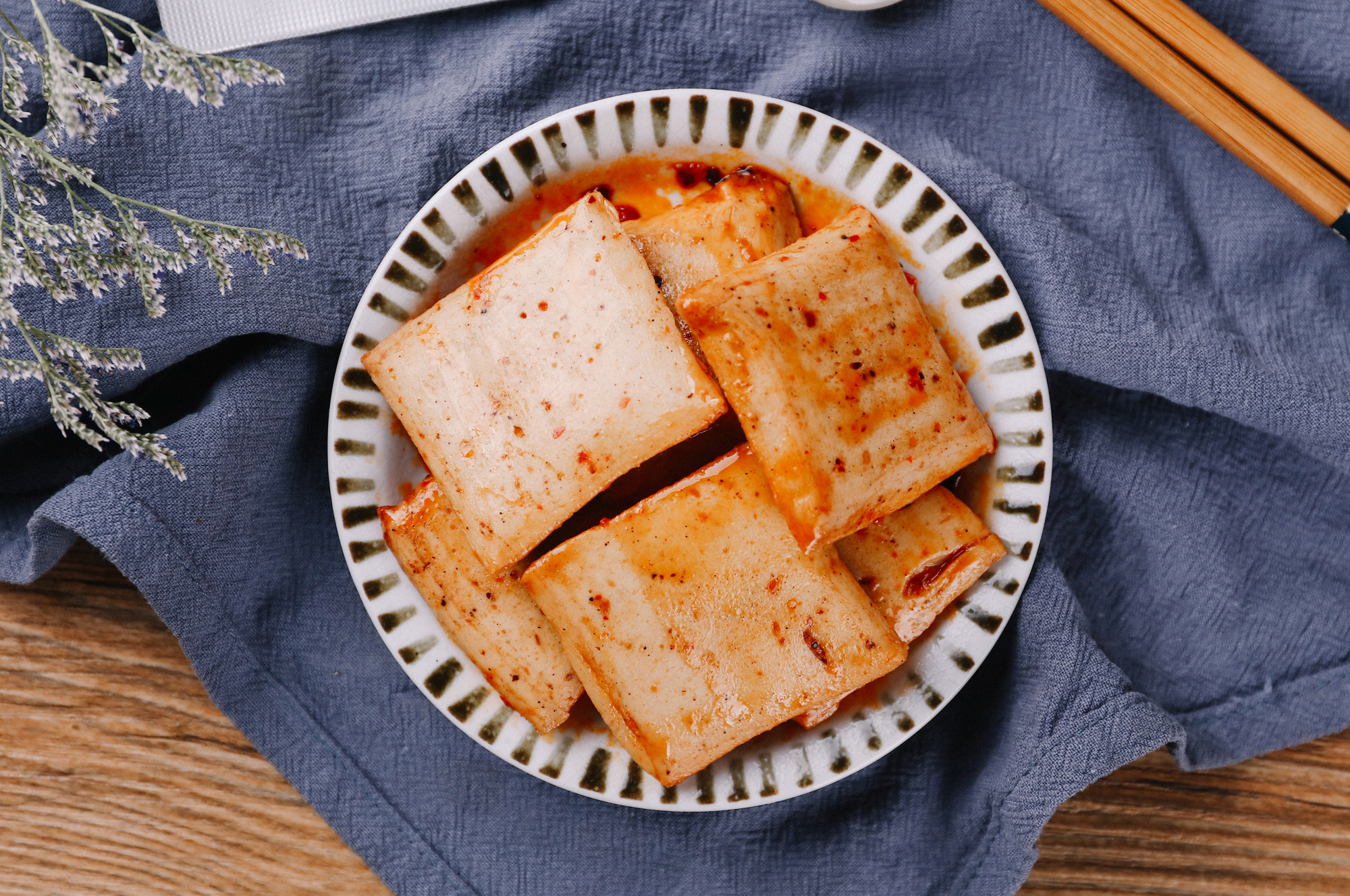 麻辣鱼豆腐实拍摄影图