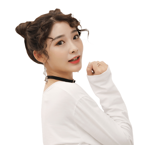 扎丸子头的阳光美少女