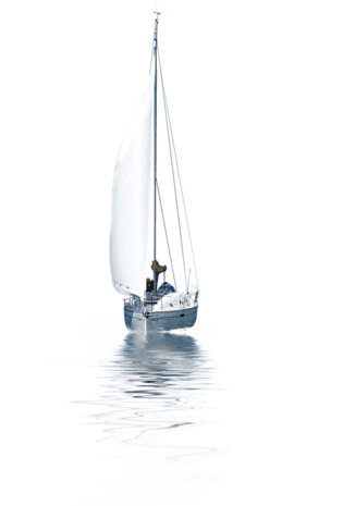 水上缓缓行驶的小船