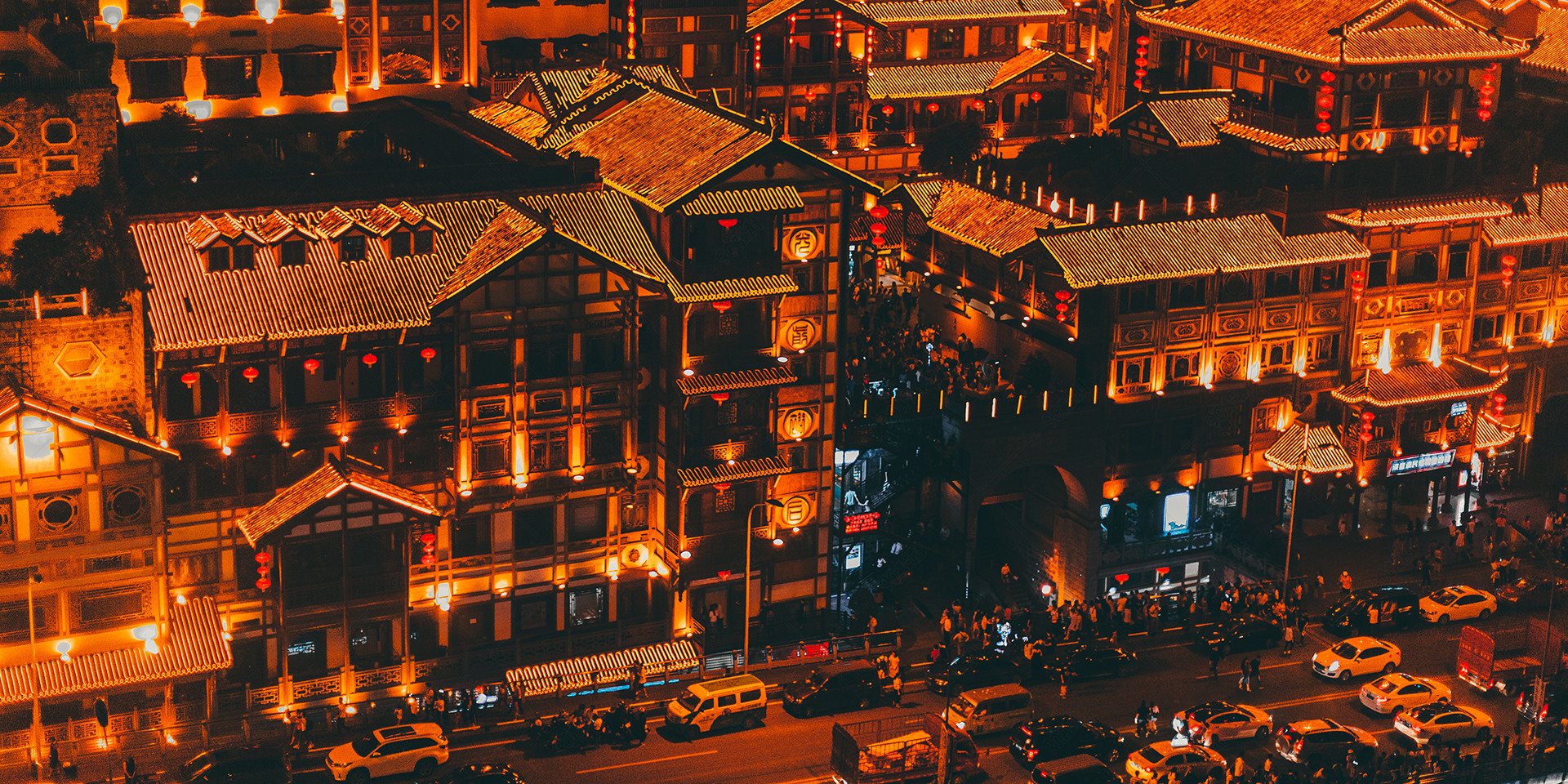 重庆洪崖洞景区吊脚楼夜景拍摄